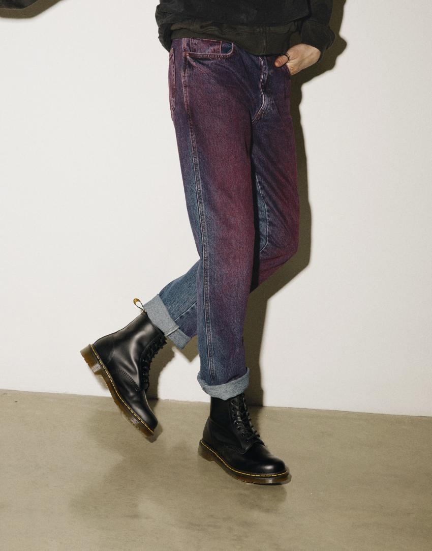 Dr martens original 8-eye boots in black 11822006 top