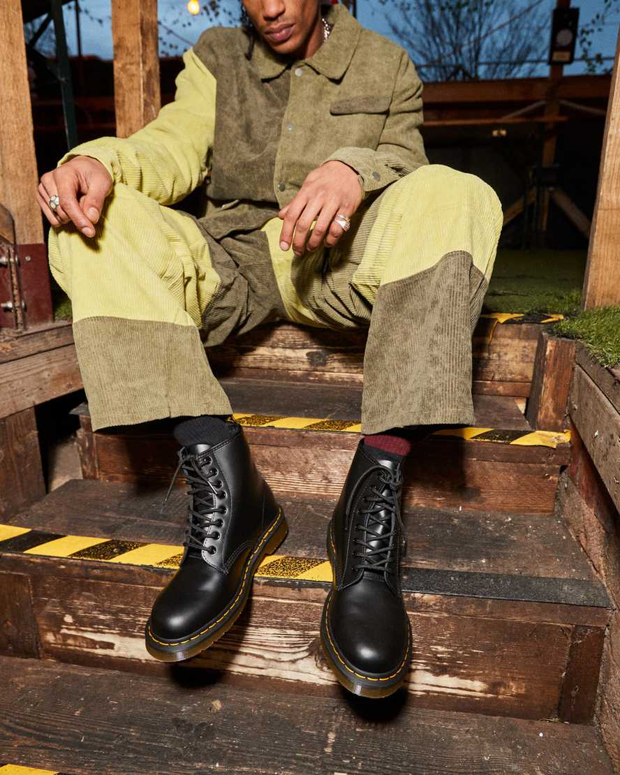 1460 smooth 2024 leather doc martens