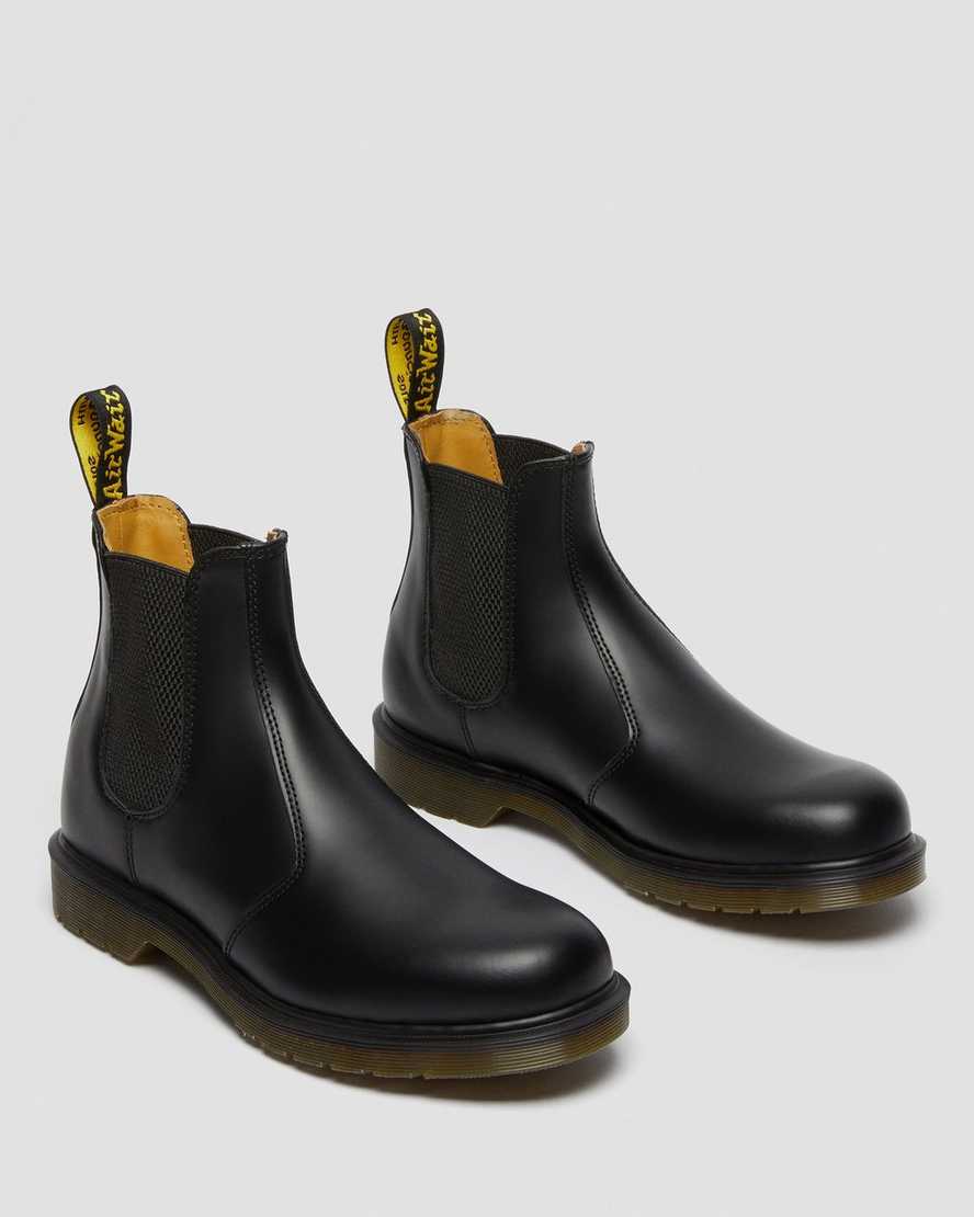Black doc hotsell martens australia