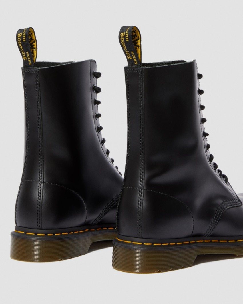 1490 smooth doc martens hot sale